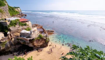Uluwatu-beach.jpg
